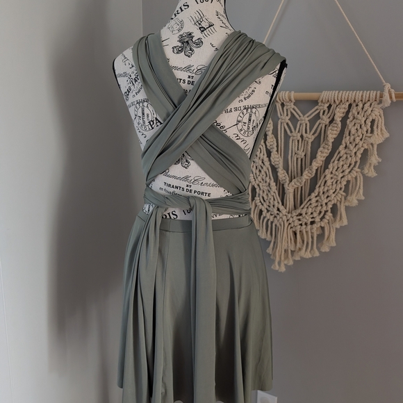 Xenia Boutique Backless Sage Green The Perfect Date Dress Small 4 Halter Multi - Picture 9 of 16